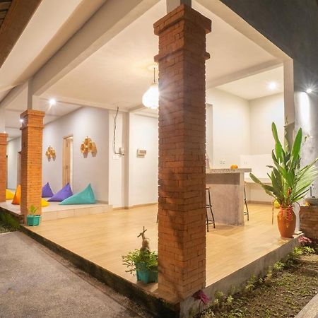 Aura Dormitory House Ubud Buitenkant foto