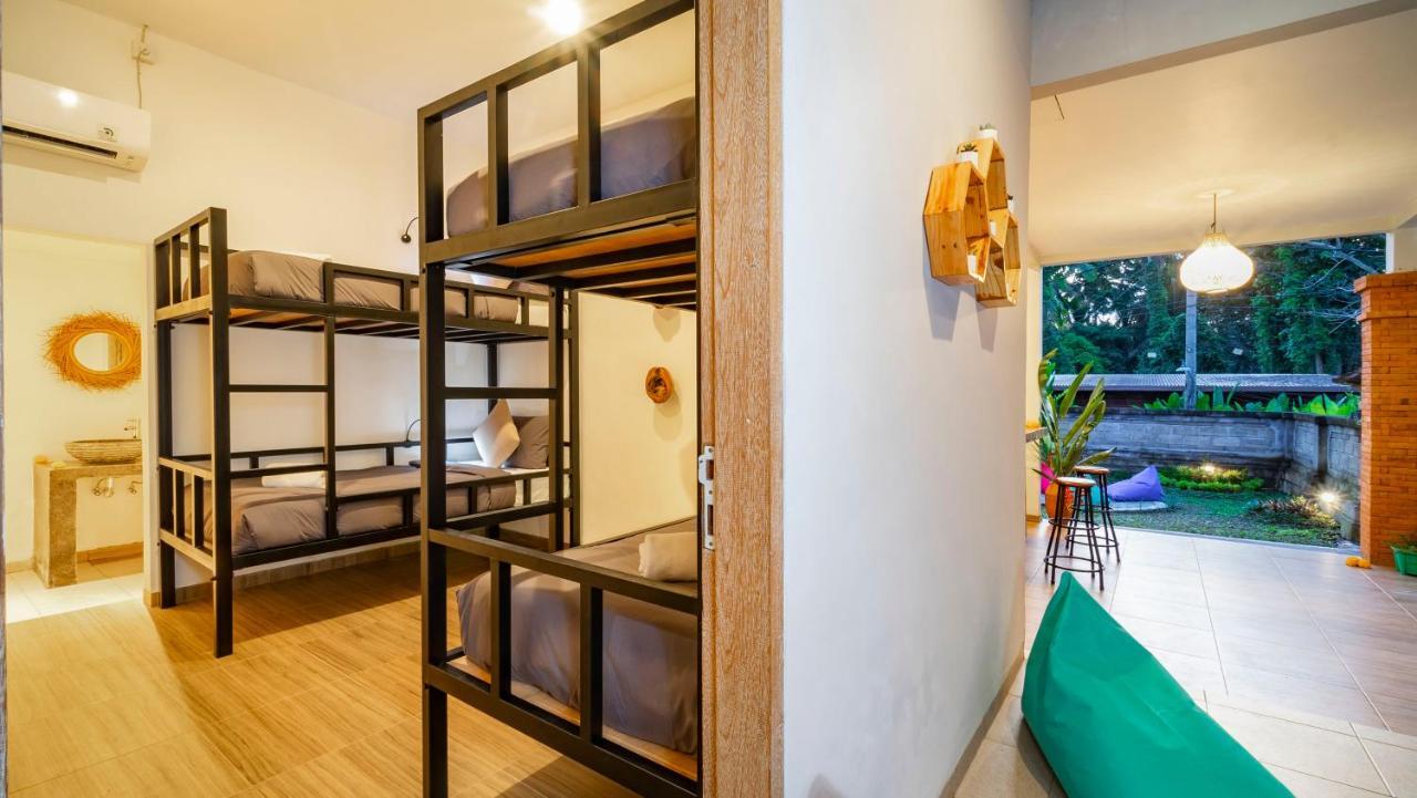 Aura Dormitory House Ubud Buitenkant foto